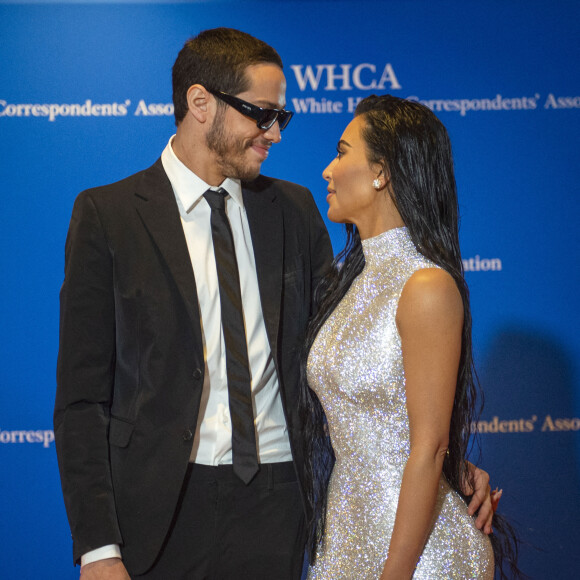 Pete Davidson et Kim Kardashian - Les célébrités au "dîner annuel des correspondants" à l'hôtel Hilton à Washington DC, le 30 avril 2022.
