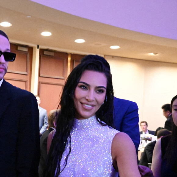 Première sortie officielle pour Kim Kardashian et son compagnon Pete Davidson au dîner annuel des "Associations de Correspondants de la Maison Blanche" à l'hôtel Hilton à Washington, le 30 avril 2022.