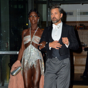 Joshua Jackson et sa femme Jodie Turner-Smith - Les célébrités quittent leurs hôtels pour se rendre à la soirée du "MET Gala 2022" à New York, le 2 mai 2022. 