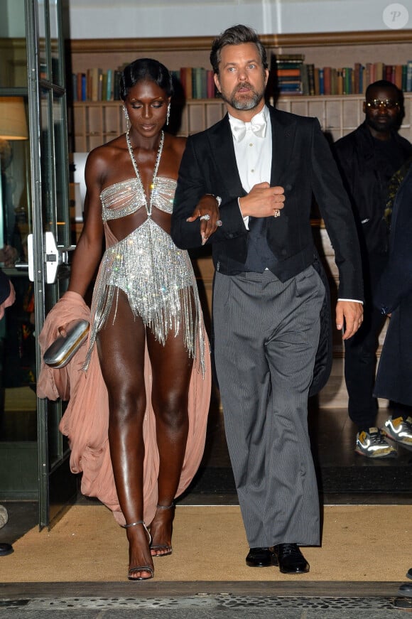 Joshua Jackson et sa femme Jodie Turner-Smith - Les célébrités quittent leurs hôtels pour se rendre à la soirée du "MET Gala 2022" à New York, le 2 mai 2022. 
