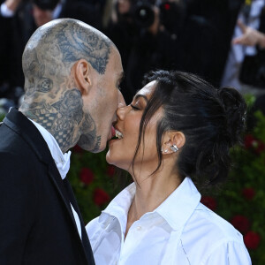 Travis Barker et Kourtney Kardashian arrivent au Met Gala 2022. Photos : Doug Peters/EMPICS