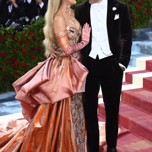 Blake Lively et Ryan Reynolds - Les célébrités arrivent à la soirée du "MET Gala 2022 : In America: An Anthology of Fashion" à New York, le 2 mai 2022. 