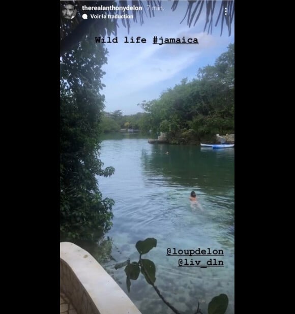 Anthony Delon en vacances avec ses filles, Loup et Liv @ Instagram / Anthony Delon
