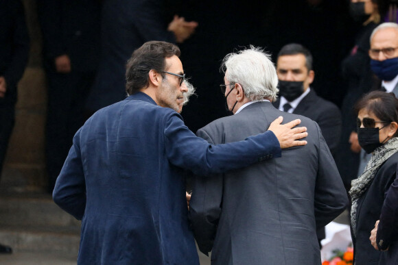 Alain et Anthony Delon - Obsèques de Jean-Paul Belmondo en l'église Saint-Germain-des-Prés, à Paris le 10 septembre 2021. © Dominique Jacovides / Bestimage 