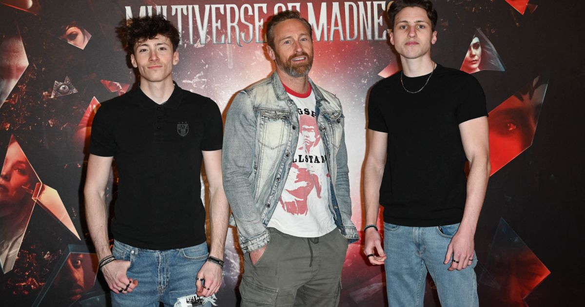 Frank Delay avec ses fils Kezian et JayLee Avantpremière du film Doctor Strange in the Frank Delay avec ses fils Kezian et JayLee Avantpremière du film Doctor Strange in the