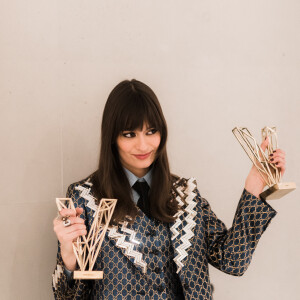 Clara Luciani (Artiste féminine de l'année et Album de l'année pour "Coeur") en backstage lors la 37ème cérémonie des Victoires de la musique à la Seine musicale de Boulogne-Billancourt, le 11 février 2022. © Tiziano Da Silva / Cyril Moreau / Bestimage 