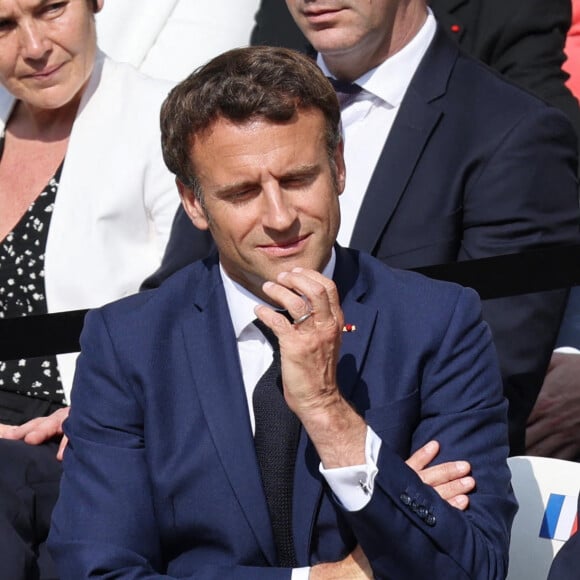 Le président de la république Emmanuel Macron, la première dame Brigitte Macron - Cérémonie d'hommage national à l'Hôtel national des Invalides en hommage à Michel Bouquet décédé le 13 avril 2022. Paris le 27 avril 2022