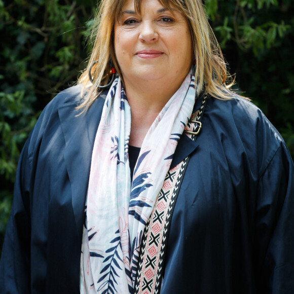 Michèle Bernier - Arrivées de l'émission "Vivement Dimanche" qui sera diffusée le 08 mai 2022 au studio Gabriel à Paris, France, le 03 mai 2022. © Christophe Clovis / Bestimage