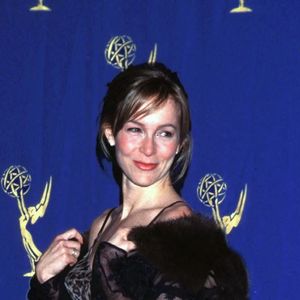 Jennifer Grey aux Emmy Awards en novembre 1997 à New York