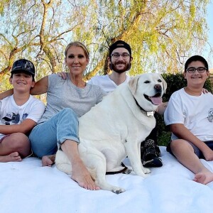 Céline Dion pose avec ses enfants lors de la Fête des Mères sur Instagram.