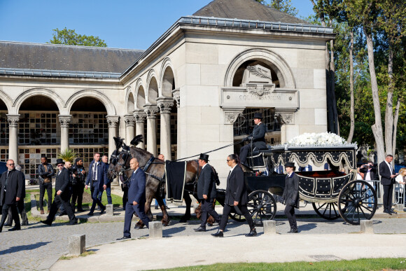 Illustration du carrosse - Obsèques de la chanteuse Régine au Crematorium du cimetière du Père-Lachaise à Paris. Le 9 mai 2022 © Jacovides-Moreau / Bestimage 