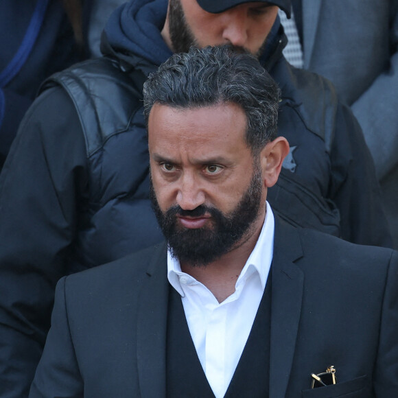 Cyril Hanouna - Sorties des obsèques de la chanteuse Régine au Crematorium du cimetière du Père-Lachaise à Paris. Le 9 mai 2022 © Jacovides-Moreau / Bestimage 