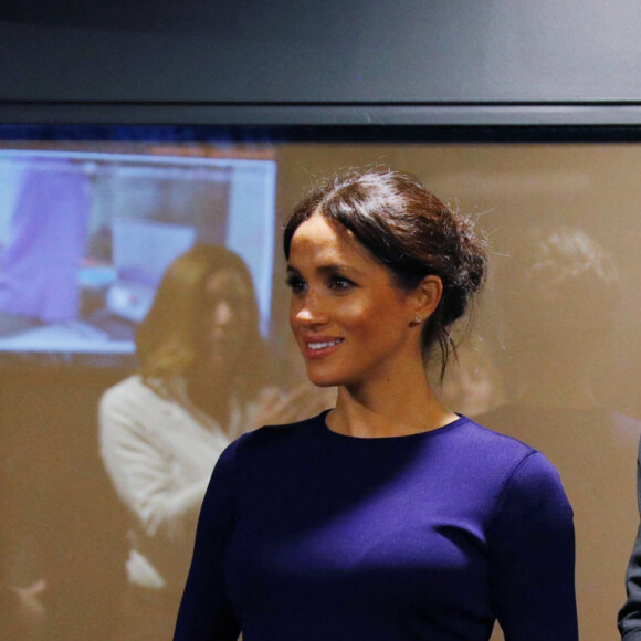 Le prince Harry, duc de Sussex, Meghan Markle, duchesse de Sussex (enceinte) lors de la visite d'un élevage de kiwis à Rainbow Springs , Rotorua en Nouvelle Zélande le 31 octobre 2018. 