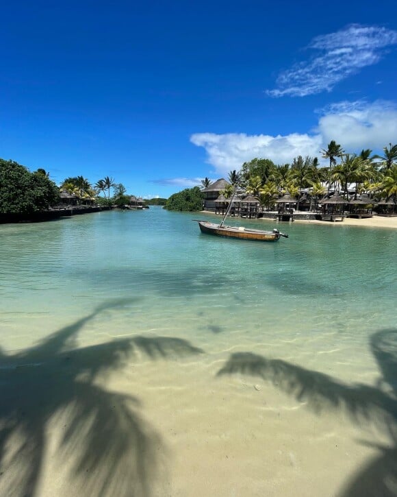 Flavie Flament profite de superbes vacances à l'île Maurice, en mai 2022.