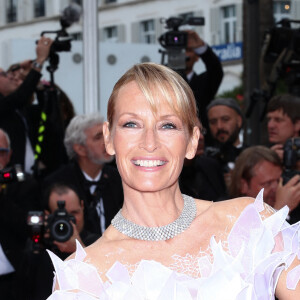 Estelle Lefébure (robe Yanina Couture) - Montée des marches du film "The Dead Don't Die" lors de la cérémonie d'ouverture du 72ème Festival International du Film de Cannes. Le 14 mai 2019 © Jacovides-Moreau / Bestimage 