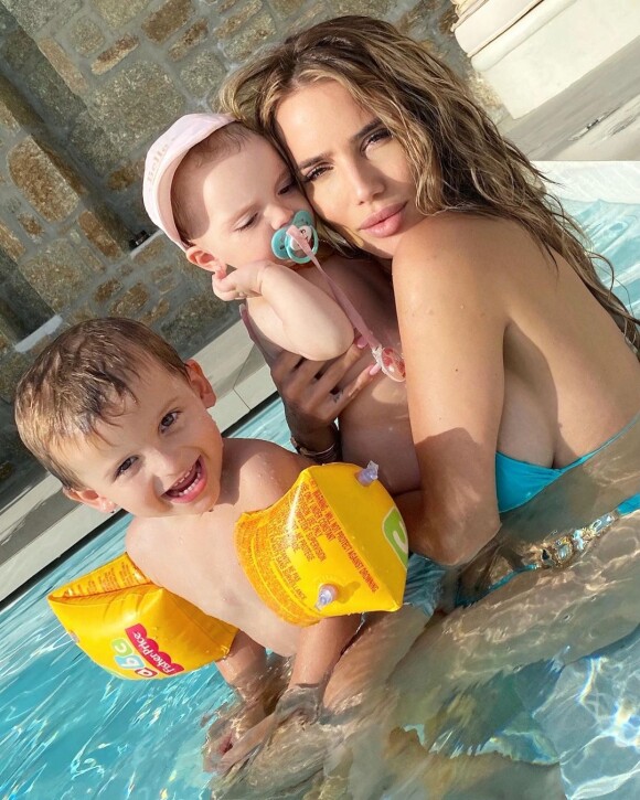 Manon Marsault avec ses enfants Tiago et Angelina