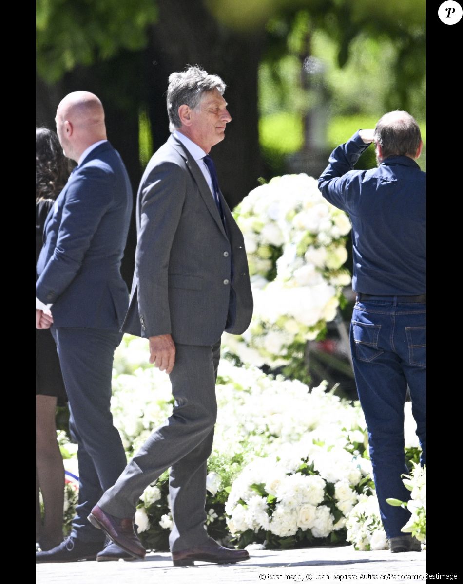 Nicolas de Tavernost, président du Directoire du Groupe M6 - Obsèques d'Antoine Alléno (fils du chef cuisinier français, trois étoiles au Guide Michelin Yannick Alléno) en la collégiale Notre-Dame de Poissy, France, le 13 mai 2022. © Jean-Baptiste Autissier/Panoramic/Bestimage