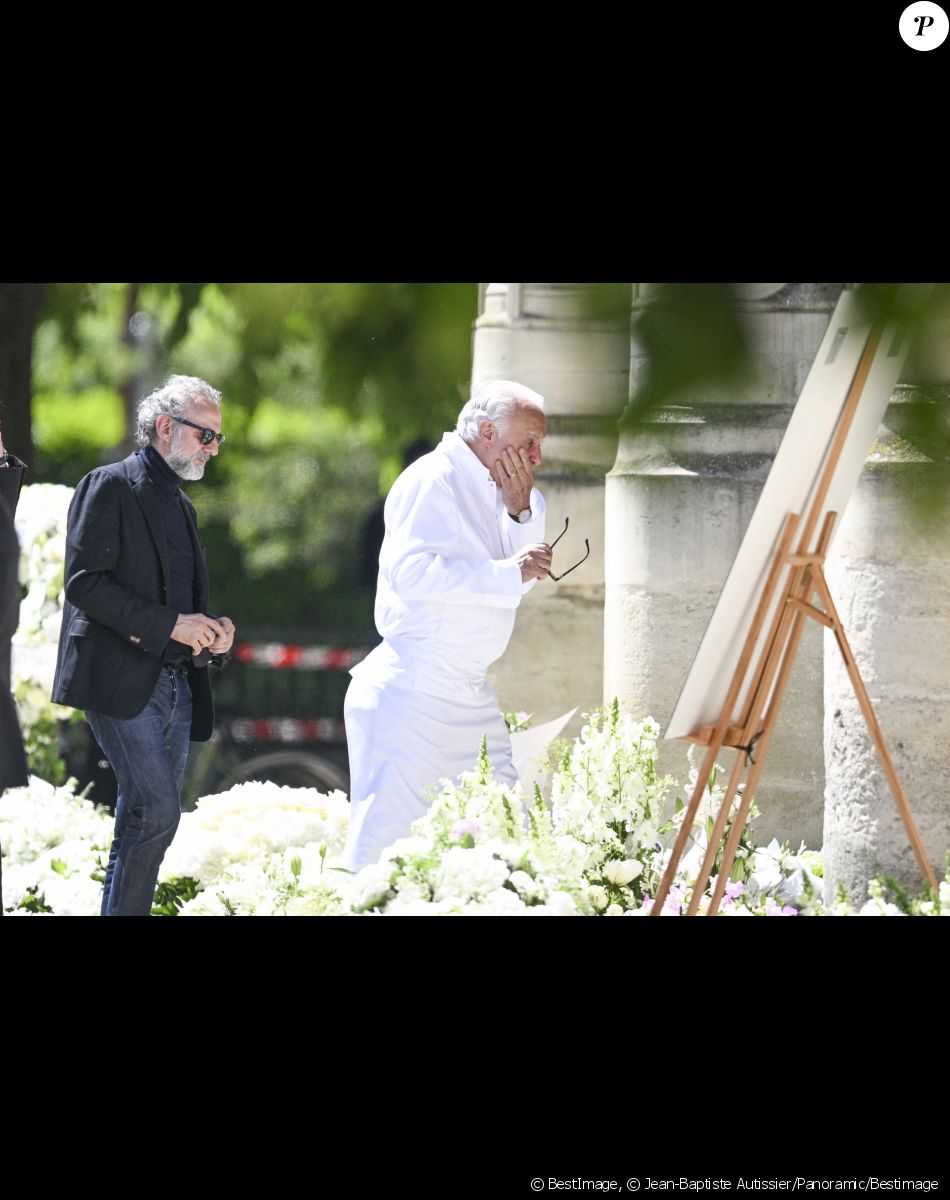 Le chef Alain Ducasse - Obsèques d'Antoine Alléno (fils du chef cuisinier français, trois étoiles au Guide Michelin Yannick Alléno) en la collégiale Notre-Dame de Poissy, France, le 13 mai 2022. © Jean-Baptiste Autissier/Panoramic/Bestimage