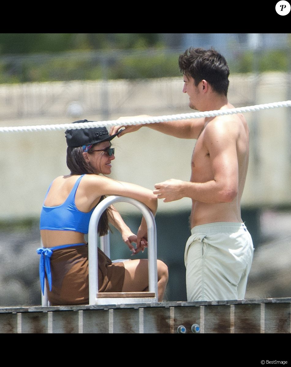 Harry Maguire et sa compagne Fern Hawkins passe du bon temps sdur la plage du "Nikki Beach" à la Barbade, le 2 août 2018.