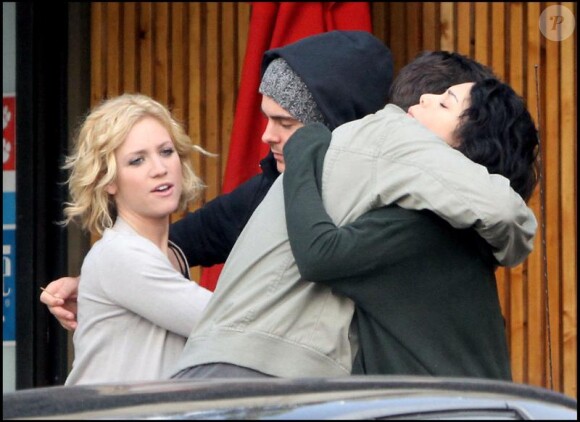Vanessa Hudgens et Zac Efron partagent un déjeuner avec Brittany Snow et Ryan Rottman.