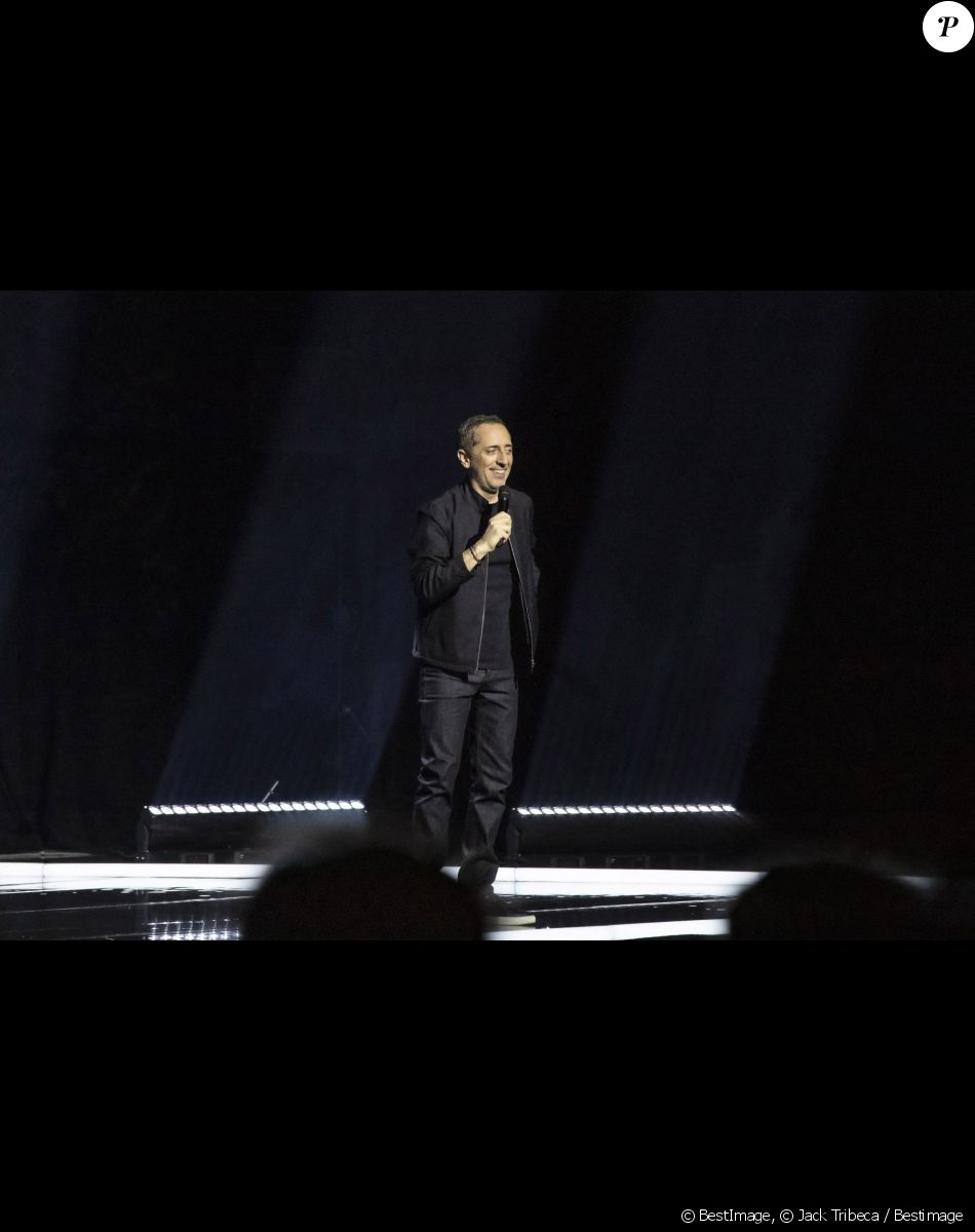 Exclusif - Gad Elmaleh - Gad Elmaleh lors de la dernière parisienne de son spectacle "D'ailleurs" au Dôme de Paris le 26 février 2022 . © Jack Tribeca / Bestimage
