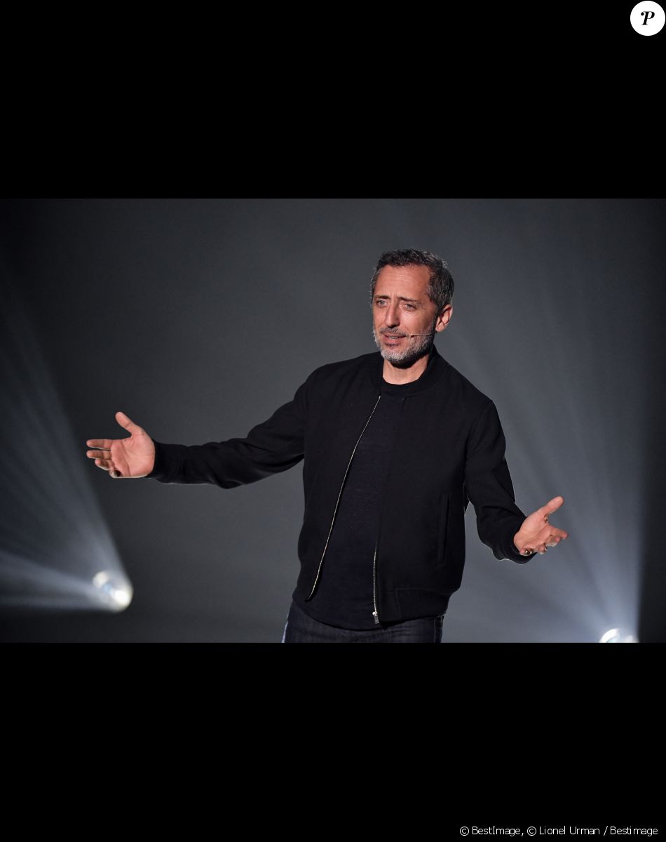 Gad Elmaleh joue son spectacle "D'ailleurs" au centre événementiel de Courbevoie le 7 septembre 2021. 6 ans après " Sans tambour " et une tournée internationale avec un spectacle en anglais dans plus de 15 pays, Gad Elmaleh est de retour avec un one-man show inédit : "D'ailleurs" © Lionel Urman / Bestimage