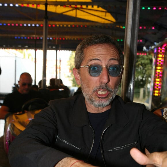 Gad Elmaleh - Inauguration de la "Fête à Neuneu" au profit de l'association "Innocence En Danger" sur la pelouse de la Muette au Bois de Boulogne, à Paris, France, le 3 septembre 2021. © JLPPA/Bestimage