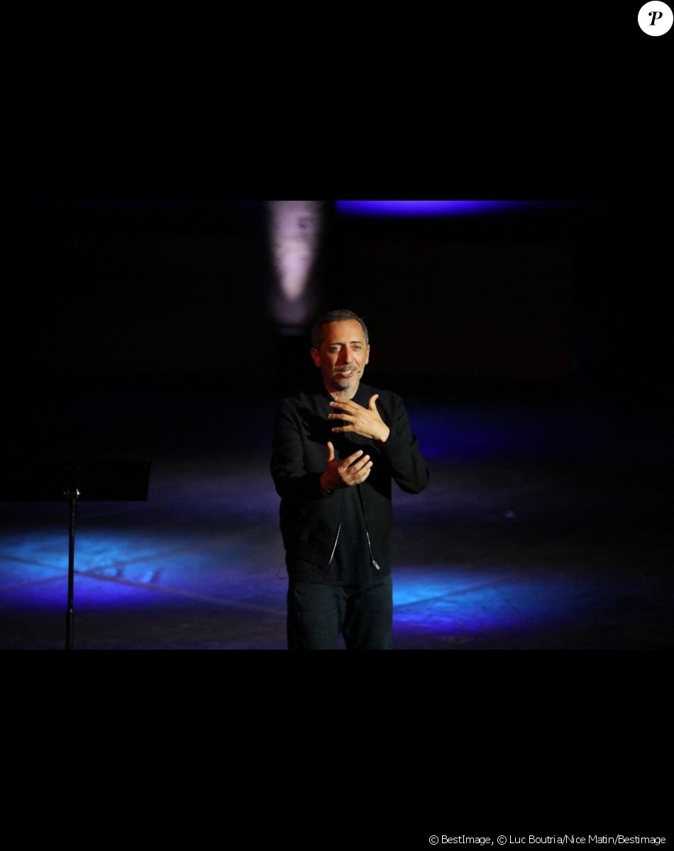 Exclusif - Gad Elmaleh - People assistent au spectacle de Gad Elmaleh le premier jour de l'ouverture du Festival de Ramatuelle le 31 juillet 2021. La soirée s'est ensuite terminée par un dîner dans un restaurant de la plage Tahiti. © Luc Boutria/Nice Matin/Bestimage