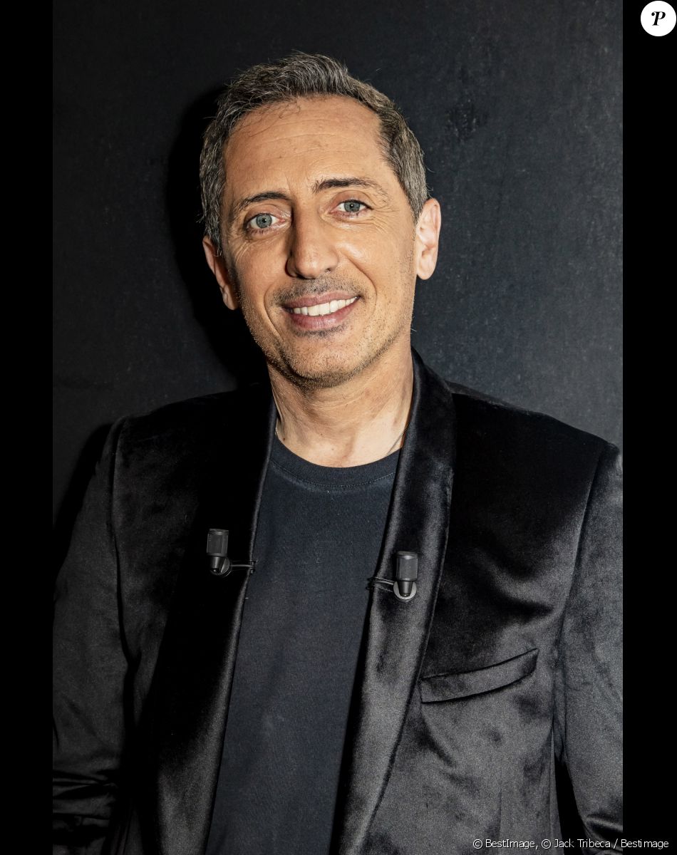 Exclusif - Gad Elmaleh lors de l'enregistrement de l'émission Touche Pas à Mon Poste (TPMP), dernière de l'année 2020, avec l'apparition surprise de Gad Elmaleh, présentée par Cyril Hanouna qui a offert des cadeaux à une association, ainsi qu'une voiture électrique de marque MG à une famille dans le besoin, et diffusée en direct le 17 décembre 2020 sur C8 - Paris le 17 décembre 2020. © Jack Tribeca / Bestimage