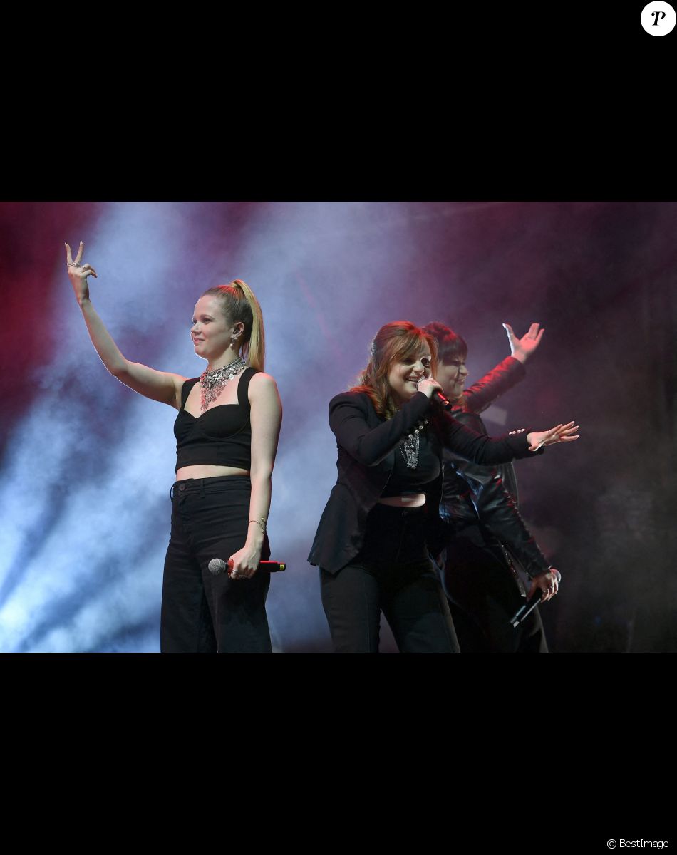 Le groupe Alvan & Ahez (france), Alexis Morvan-Rosius, Marine Lavigne, Sterenn Diridollou et Sterenn Le Guillo lors de l'Eurovision 2022 à Turin, Italie, le 11 mai 2022. © Tonello Abozzi/Zuma Press/Bestimage