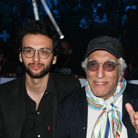 Gérard Darmon et son fils Jules - Les célébrités assistent au combat de boxe opposant le français Tony Yoka au congolais Martin Bakula à l'AccorHotels Arena à Paris, France © Coadic Guirec/Bestimage