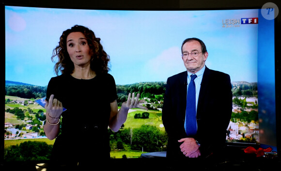 Marie-Sophie Lacarrau, la remplaçante de Jean-Pierre - Dernier JT de Jean-Pierre Pernaut sur TF1 aprés 33 ans de présentation. Paris, le 18 Décembre 2020. © Dominique Jacovides / Bestimage