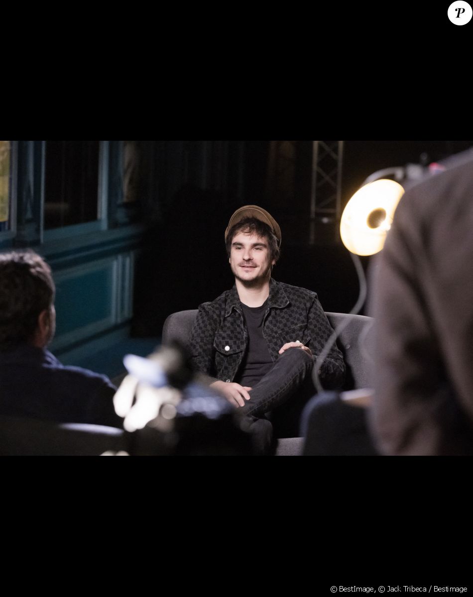 Exclusif - Gauvain Sers lors de l'enregistrement de l'émission "Olympiascope" à Paris, présentée par B.Montiel et diffusée le 17 mai sur Olympia TV, une chaîne du groupe Canal+ et en replay sur myCANAL. Le 20 avril 2022 © Jack Tribeca / Bestimage