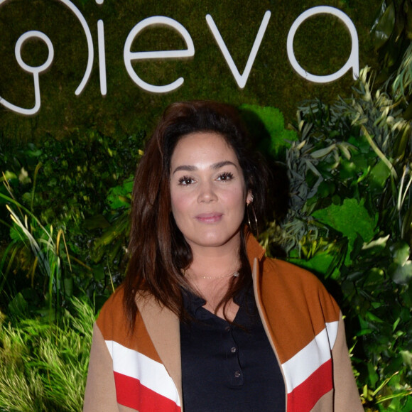 Lola Dewaere - Soirée de lancement d'un e-shop Ieva (un pop-up store 38 rue Sainte-Croix-de-la-Bretonnerie) à Paris, France, le 31 janvier 2019. Le lieu de 300 mètres carrés sera ouvert deux mois et la marque sera par le suite disponible dans une sélection de magasins Marionnaud et Beauty Success. La marque vise ensuite les magasins d'objets connectés et les bijouteries. Ieva prend la forme d'un bijou connecté baptisé Twin-C qui se porte en montre, en pendentif ou en bijou de sac; l'objet prend en compte tous les facteurs environnementaux (pollution, météo...) auxquels l'usager est confronté. Relié à une application mobile, il anticipe alors leurs effets nocifs en recommandant des mesures personnalisées de beauté ou encore d'alimentation. J.-M.Karam possède 50 % des parts de Ieva, le fonds CM-CIC Innovation 30 % et les 20 % restants sont partagés par des investisseurs privés. © Rachid Bellak/Bestimage