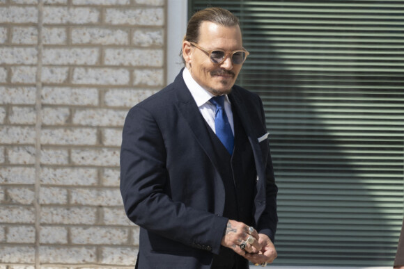 Johnny Depp arrive au tribunal de Fairfax, Virginie, Etats-Unis, le 25 avril 2022.