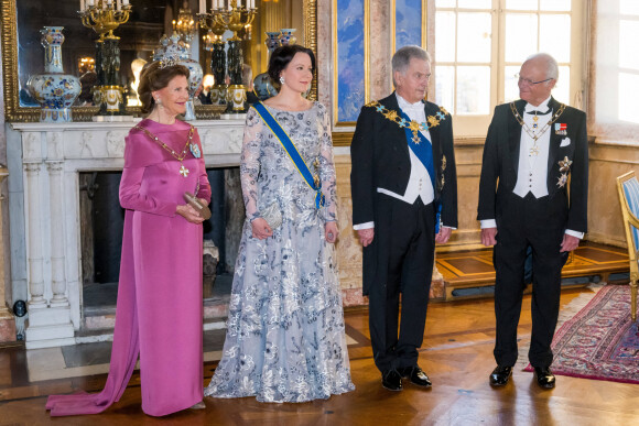 Sauli Niinistö, Jenni Haukio, le roi Carl Gustaf, la reine Silvia - Dîner d'Etat au palais royal de Stockholm, en l'honneur du président finlandais, le 17 mai 2022.