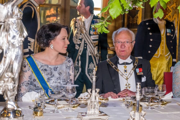 Jenni Haukio, Carl Gustaf - Dîner d'Etat au palais royal de Stockholm, en l'honneur du président finlandais, le 17 mai 2022.