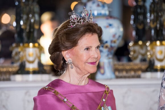 La reine Silvia de Suède - Dîner d'Etat au palais royal de Stockholm, en l'honneur du président finlandais, le 17 mai 2022.