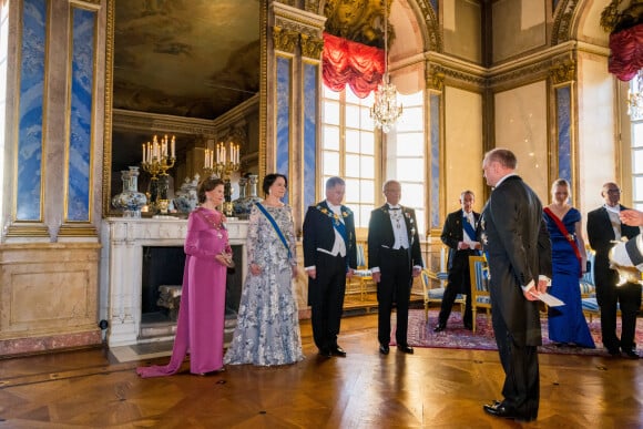 Sauli Niinistö, Jenni Haukio, Carl Gustaf, Silvia - Dîner d'Etat au palais royal de Stockholm, en l'honneur du président finlandais, le 17 mai 2022.