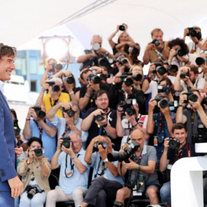 Tom Cruise et Jennifer Connelly Tom Cruise au photocall de "Top Gun: Maverick " lors du 75ème Festival International du Film de Cannes, le 18 mai 2022. © Dominique Jacovides / Bestimage 