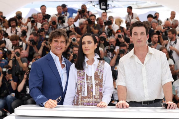 Tom Cruise, Jennifer Connelly et Miles Teller au photocall de "Top Gun: Maverick " lors du 75ème Festival International du Film de Cannes, le 18 mai 2022. © Dominique Jacovides / Bestimage 