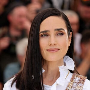 Jennifer Connelly au photocall de "Top Gun: Maverick " lors du 75ème Festival International du Film de Cannes, le 18 mai 2022. © Dominique Jacovides / Bestimage 