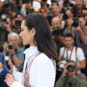 Tom Cruise et Jennifer Connelly au photocall de "Top Gun: Maverick " lors du 75ème Festival International du Film de Cannes, le 18 mai 2022. © Dominique Jacovides / Bestimage 