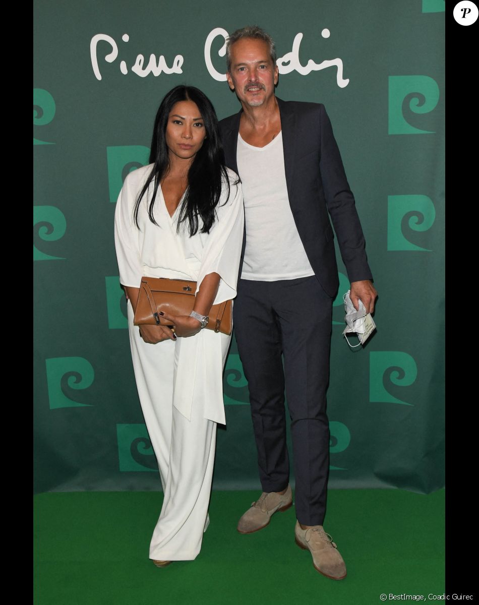 Anggun et son mari Christian Kretschmar - Photocall - Soirée exceptionnelle en l'honneur de Pierre Cardin à l'occasion des 70 ans de sa maison de couture et projection du film documentaire "House of Cardin" suivi d'un cocktail au théâtre du Châtelet à Paris, le 21 septembre 2020. © Coadic Guirec/Bestimage