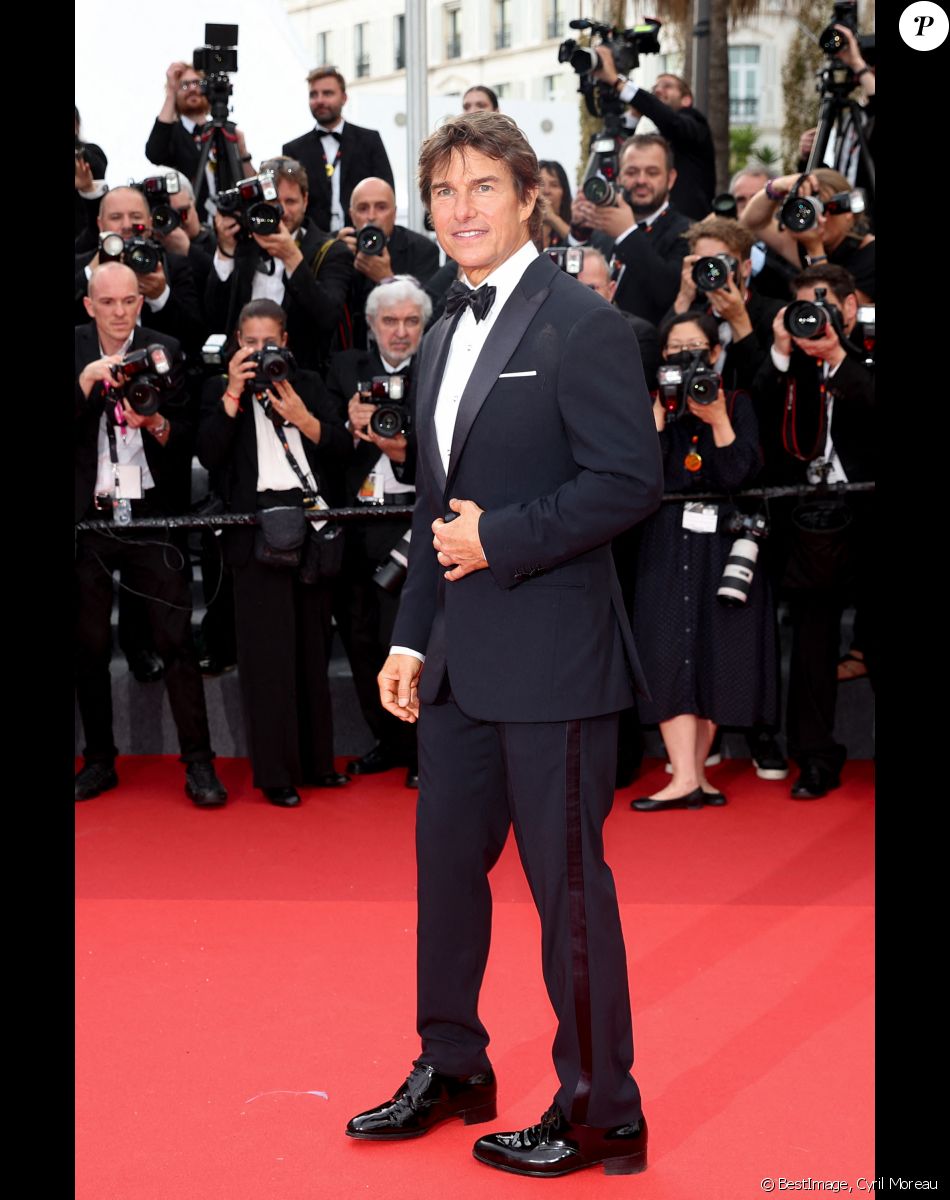 Tom Cruise - Montée des marches du film " Top Gun : Maverick " lors du 75ème Festival International du Film de Cannes. Le 18 mai 2022 © Cyril Moreau / Bestimage