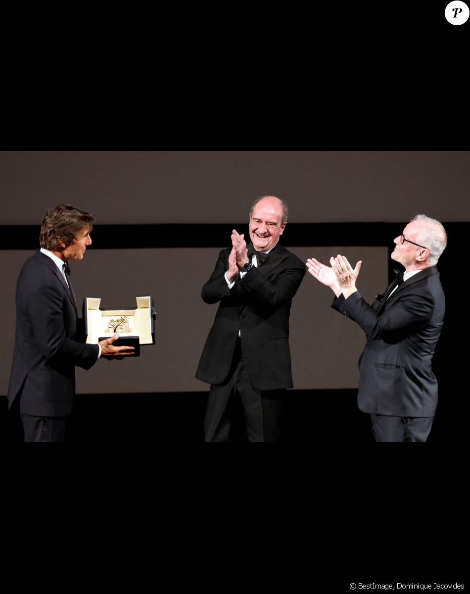 Pierre Lescure, Thierry Frémaux - Remise de la palme d'honneur à Tom Cruise lors du 75ème Festival International du Film de Cannes. Le 18 mai 2022 © Dominique Jacovides / Bestimage