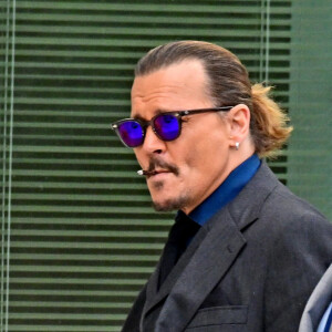 Johnny Depp arrive au tribunal de Fairfax, Virginie, Etats-Unis, le 21 avril 2022.