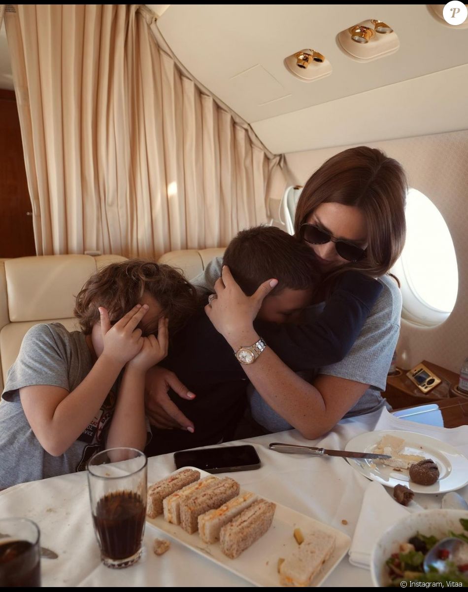 Vitaa et ses enfants multiplient les câlins @ Instagram / Vitaa
