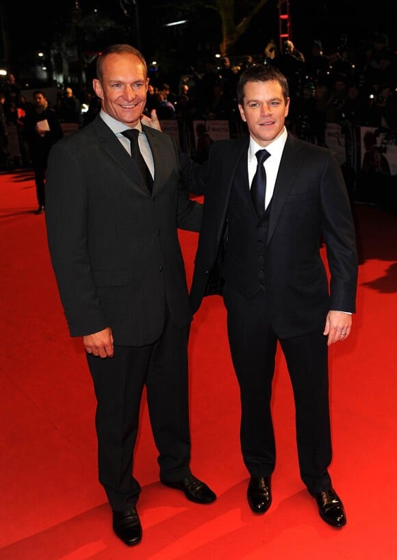 François Pienaar et la star qui l'incarne à l'écran Matt Damon, à l'occasion de l'avant-première britannique d'Invictus, à l'Odeon de Leicester Square, à Londres, le 31 janvier 2010.