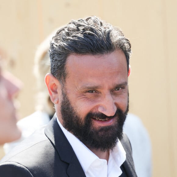 Cyril Hanouna - Sorties des obsèques de la chanteuse Régine au Crematorium du cimetière du Père-Lachaise à Paris. © Jacovides-Moreau / Bestimage